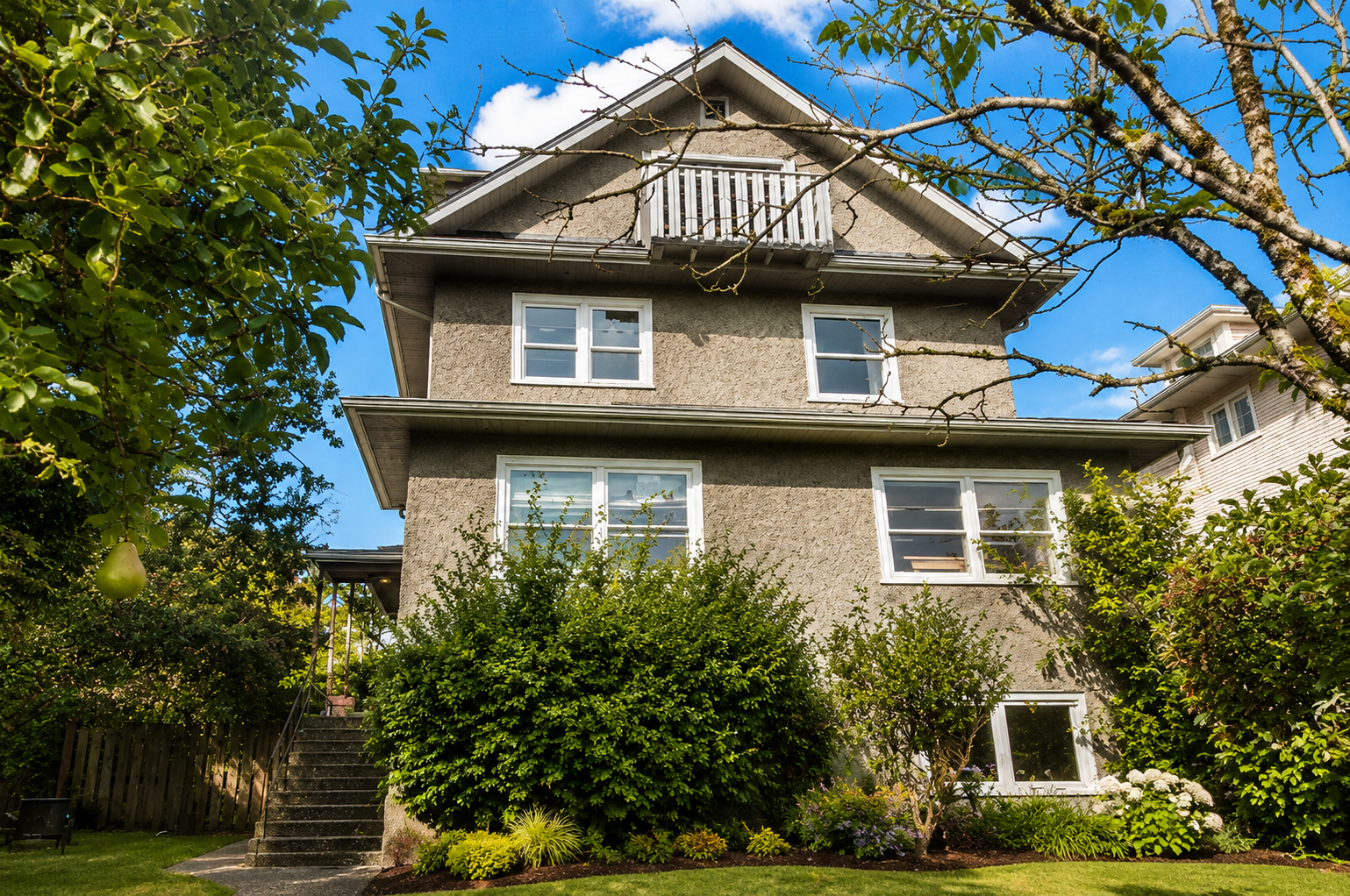 5-Bedroom Home in North Vancouver